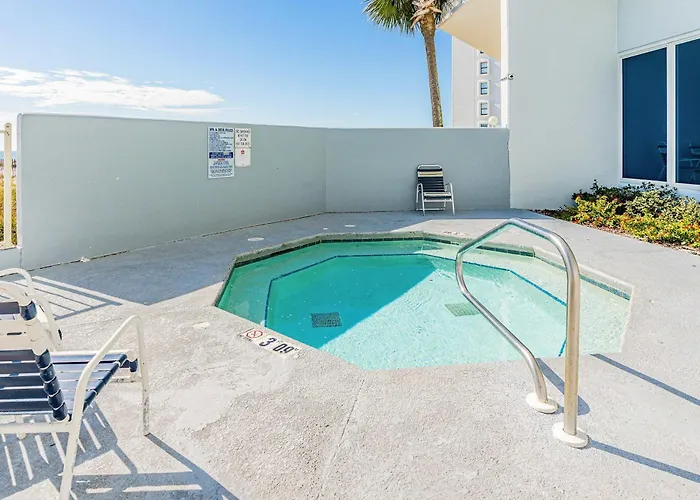 Holiday home 16th-floor Gulf-front W Balcony Great View Ac & Shared Hot Tubs & Pools *