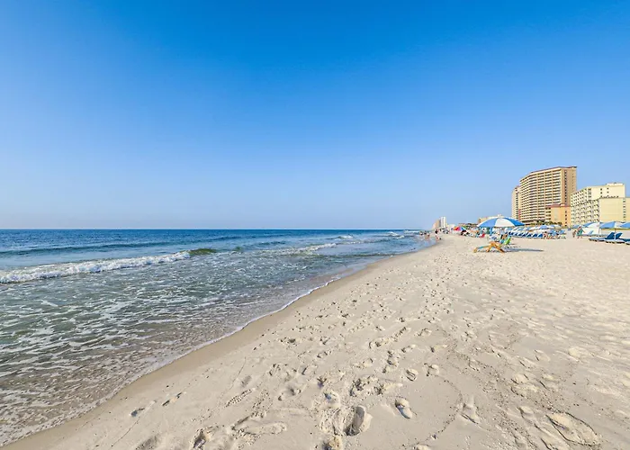 Holiday home 16th-floor Gulf-front W Balcony Great View Ac & Shared Hot Tubs & Pools *